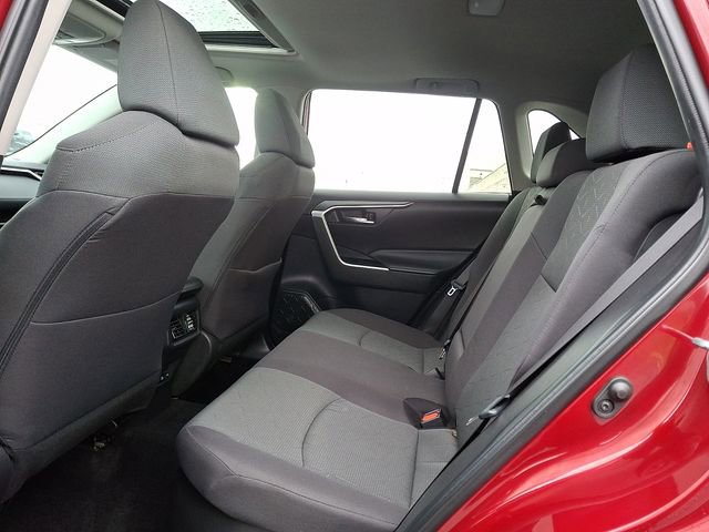Used 2024 Toyota RAV4 XLE w/ Convenience Package image 10