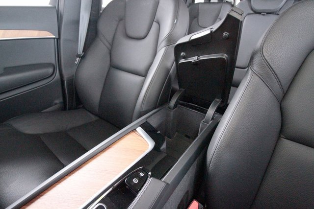 Certified 2024 Volvo XC90 B5 Plus image 12