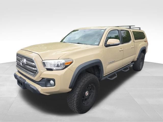 Used 2016 Toyota Tacoma TRD Off-Road AWD/4WD image 2