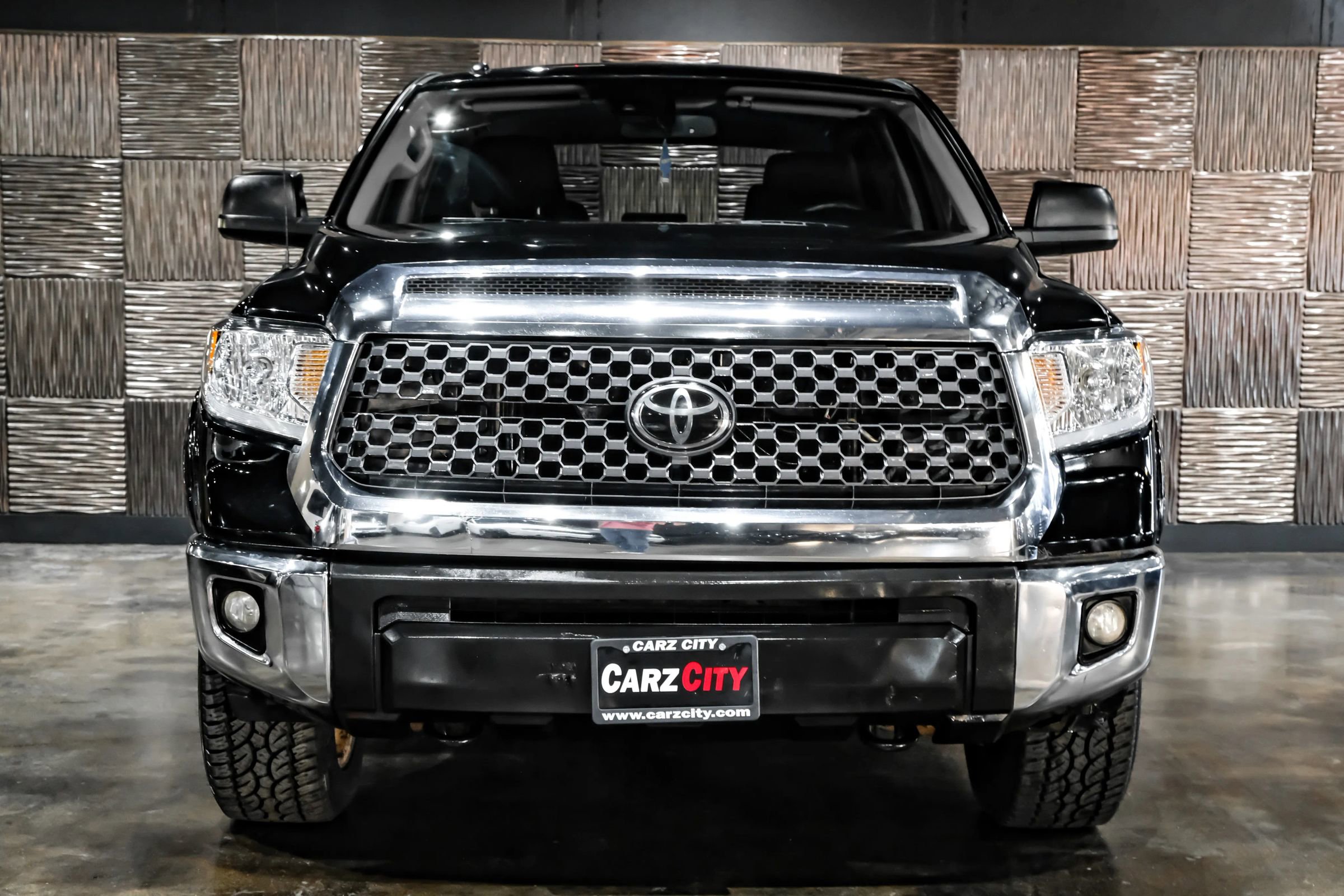 Used 2019 Toyota Tundra SR5 w/ SR5 Upgrade Package AWD/4WD image 7