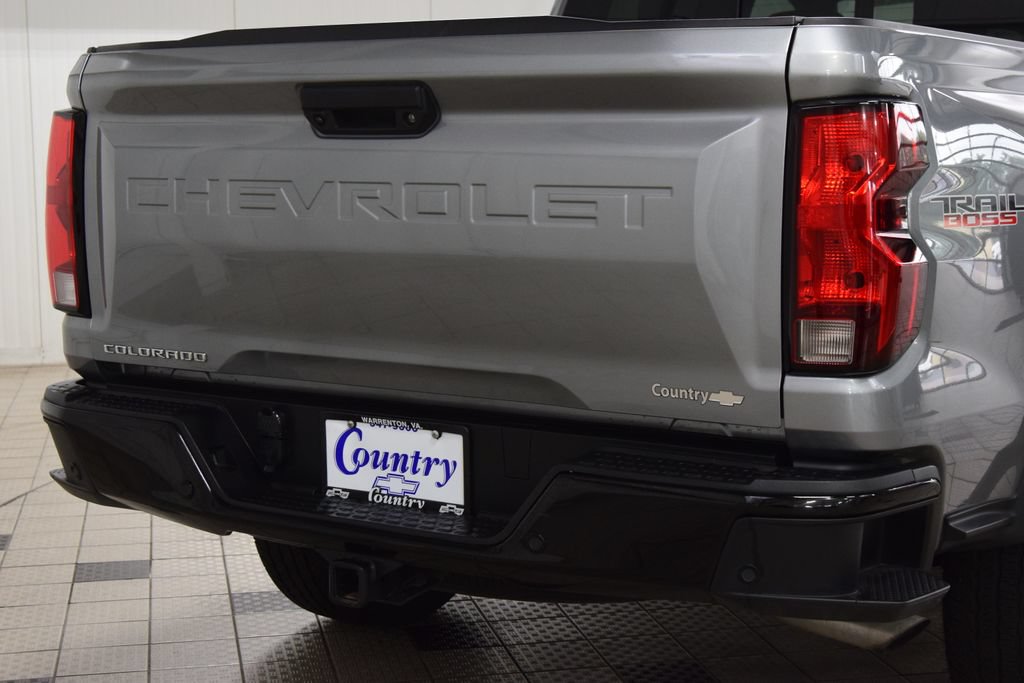 Used 2024 Chevrolet Colorado Trail Boss w/ Technology Package AWD/4WD image 21