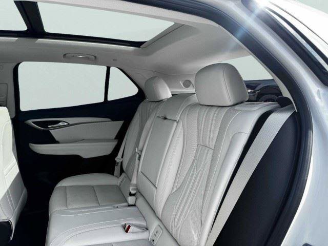 Used 2024 Buick Envision Avenir AWD/4WD image 42
