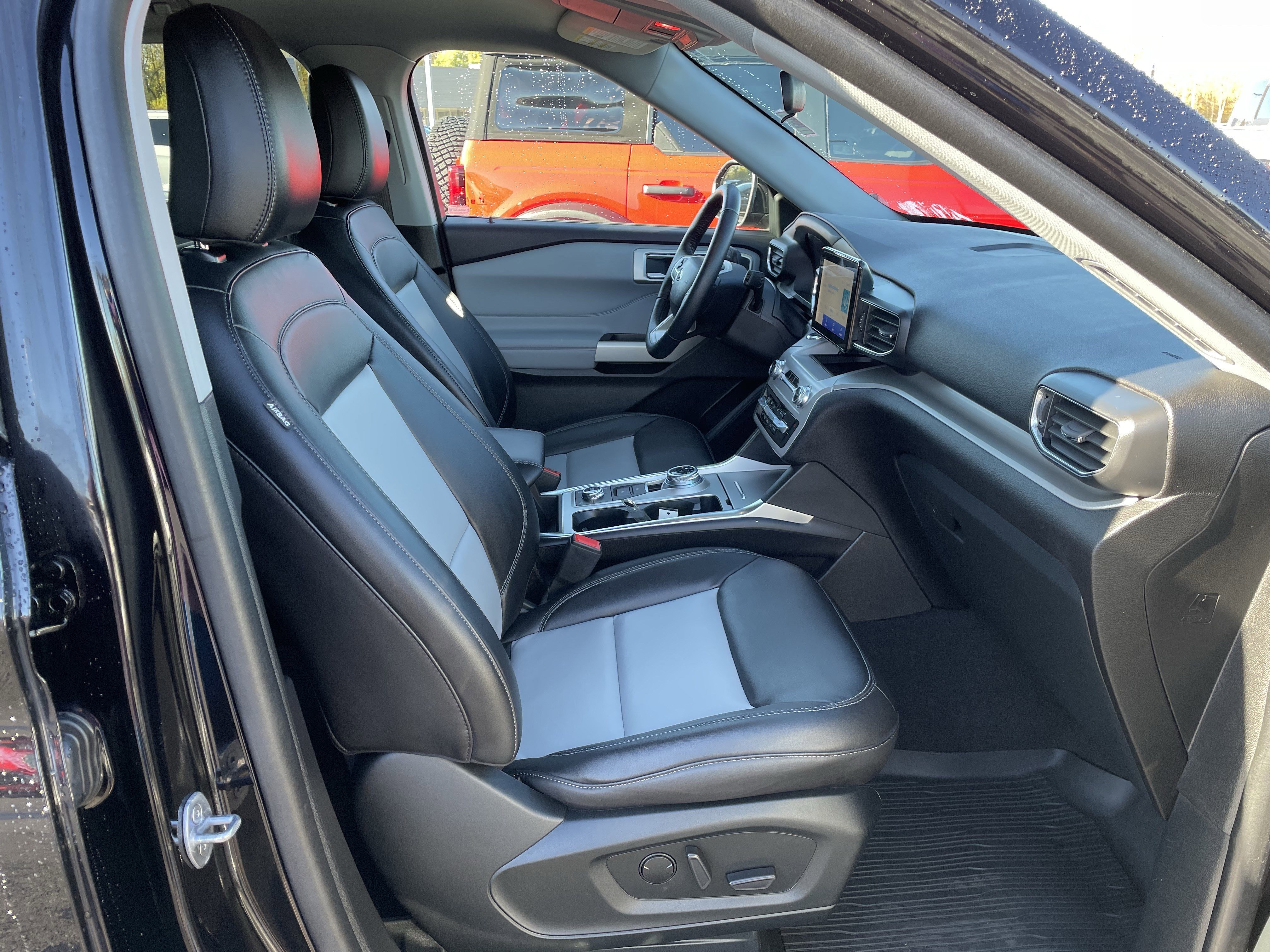 Used 2023 Ford Explorer XLT w/ Equipment Group 202A image 36