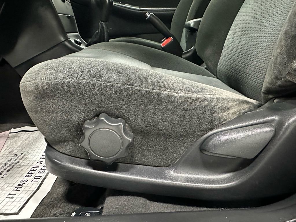 Used 2004 Toyota Corolla CE image 11