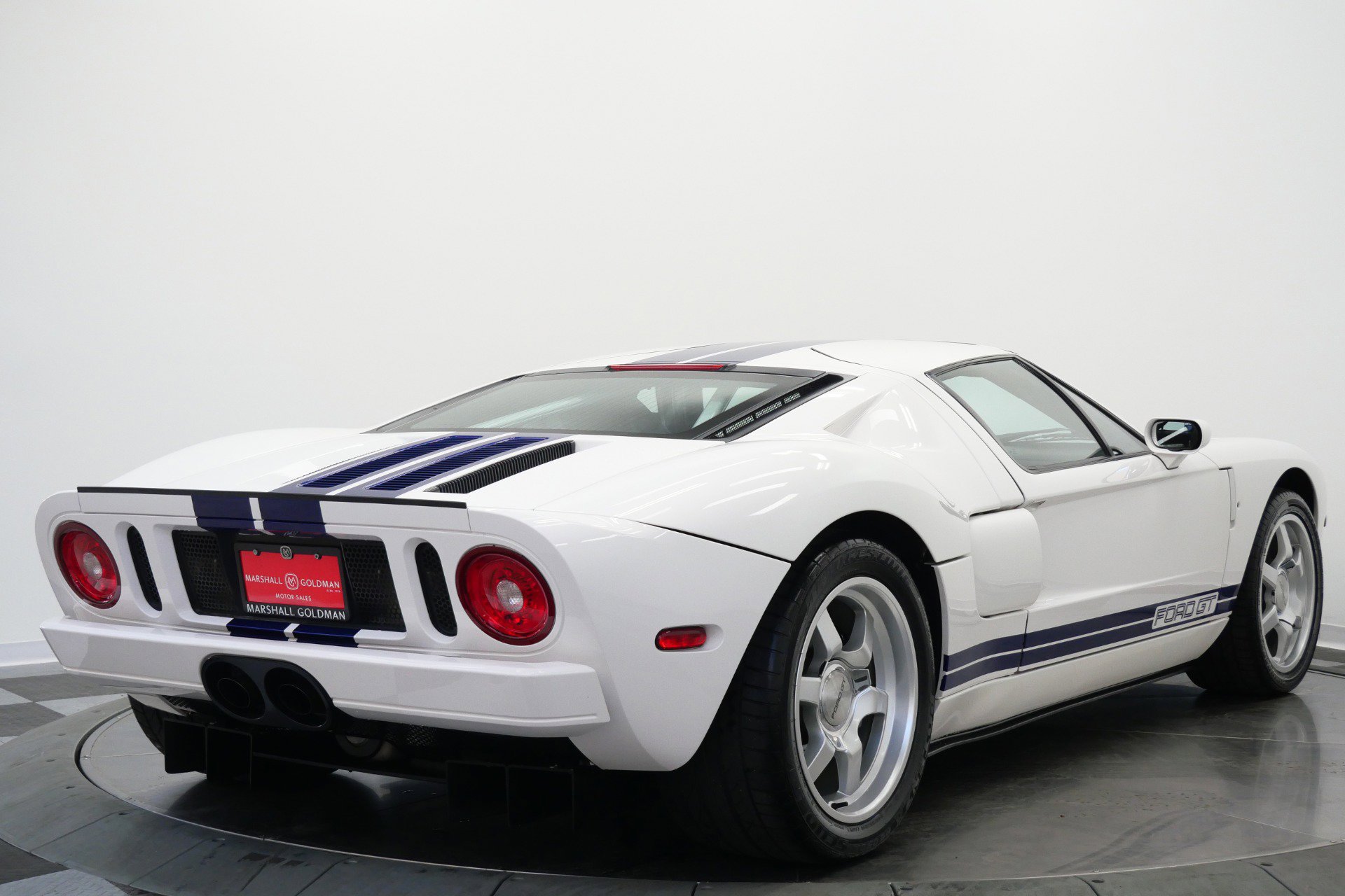 Used 2005 Ford GT image 9