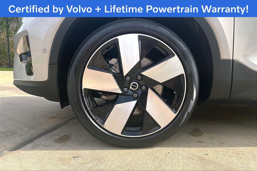 Used 2023 Volvo XC40 Recharge Ultimate image 12