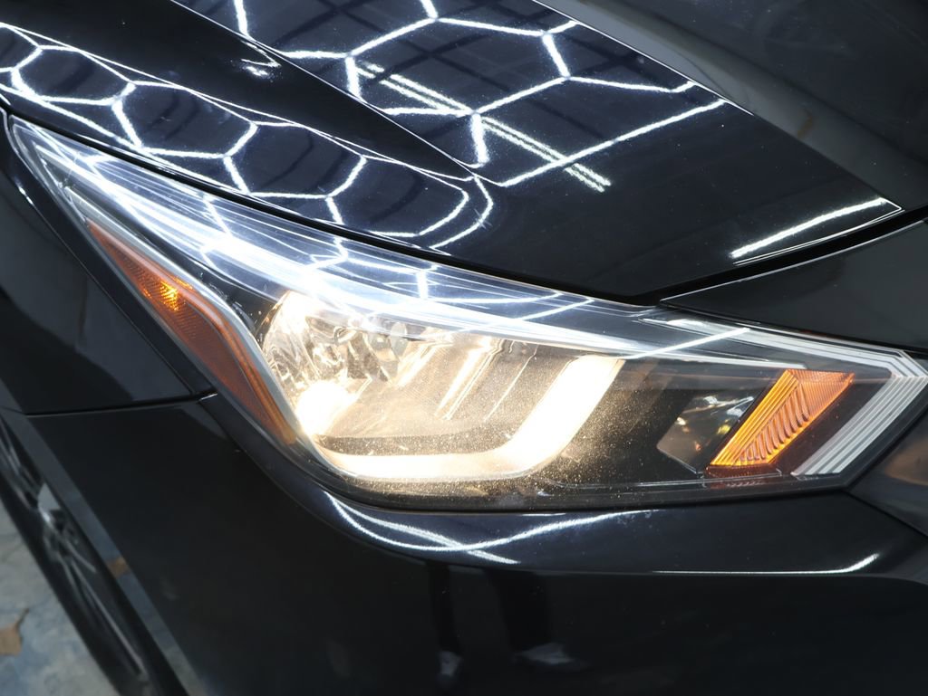 Used 2021 Nissan Versa SV image 25