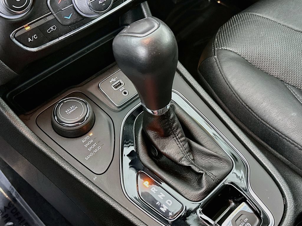 Certified 2020 Jeep Cherokee Limited AWD/4WD image 25