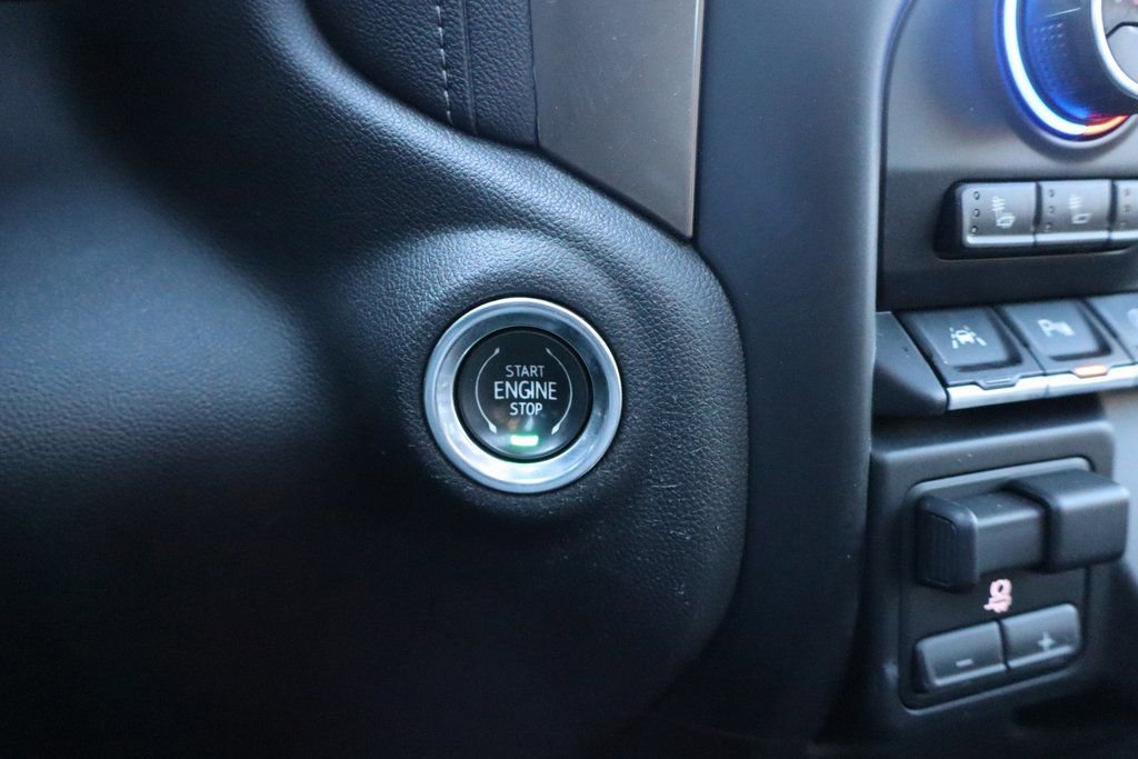 Used 2020 Chevrolet Silverado 1500 High Country w/ Technology Package image 14