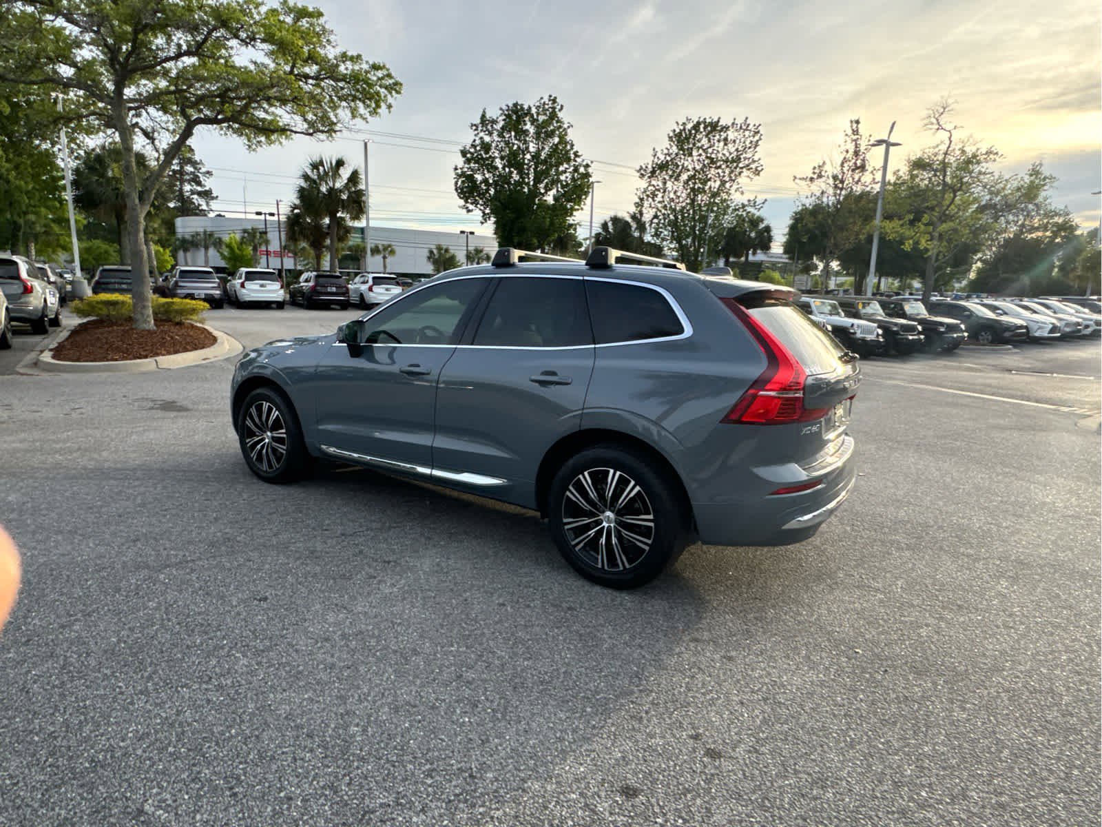Used 2022 Volvo XC60 B5 Inscription w/ Protection Package Premier image 15