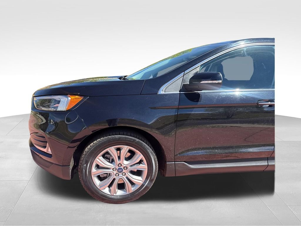 Certified 2022 Ford Edge Titanium w/ Equipment Group 301A AWD/4WD image 36