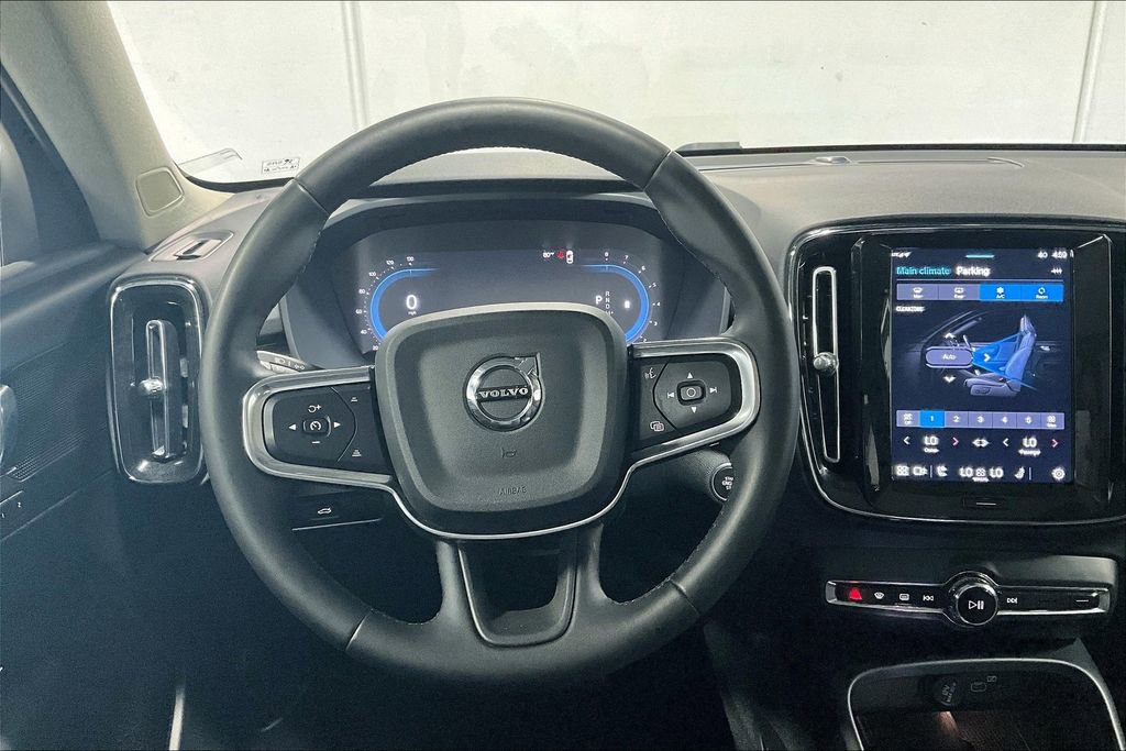 Used 2024 Volvo XC40 B5 Plus w/ Climate Package image 7