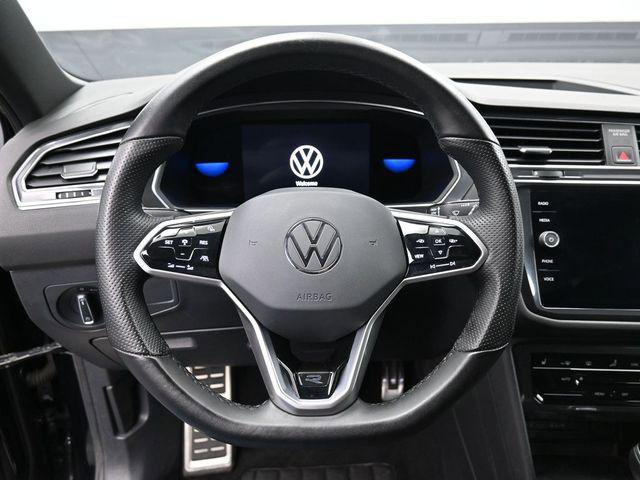 Used 2022 Volkswagen Tiguan SE R-Line image 16