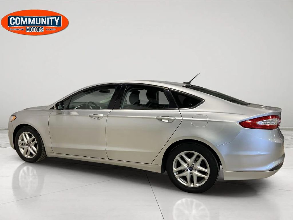 Used 2016 Ford Fusion SE image 3