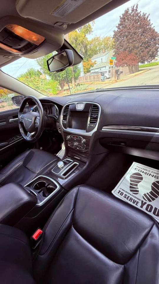 Used 2016 Chrysler 300 Limited RWD image 13