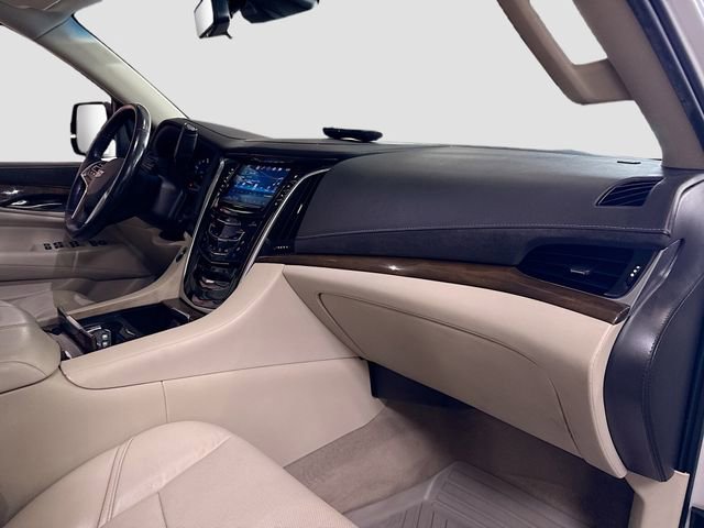 Used 2019 Cadillac Escalade ESV Luxury image 34
