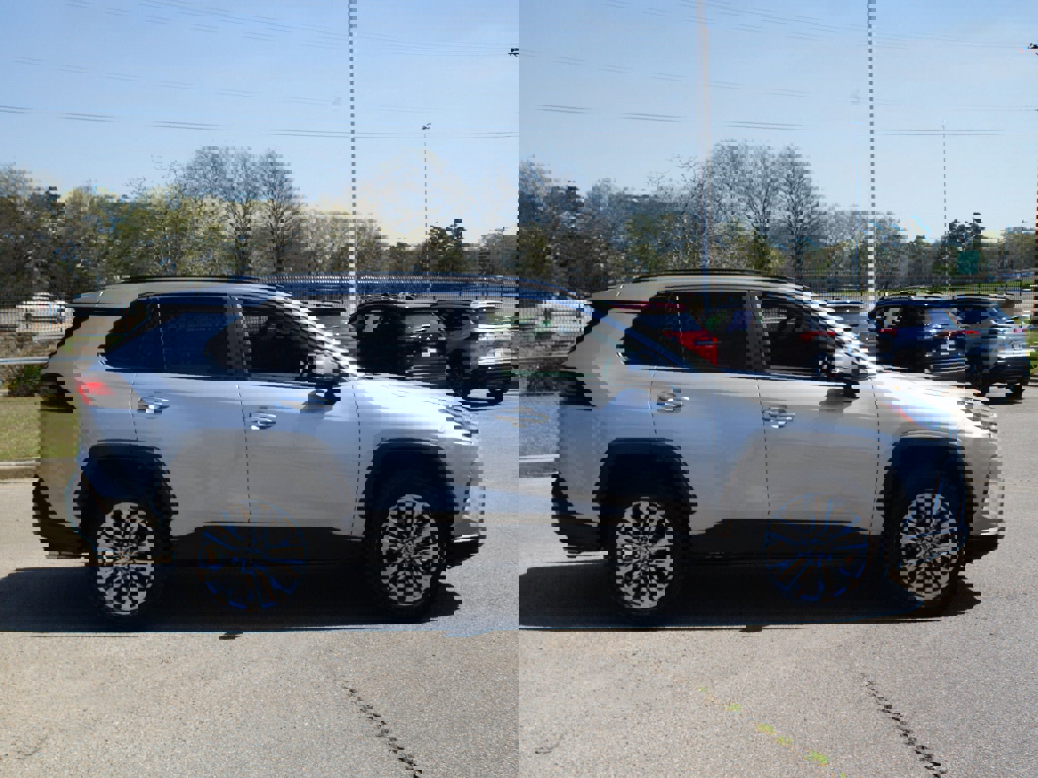 Used 2025 Toyota RAV4 Limited w/ Weather Package image 21