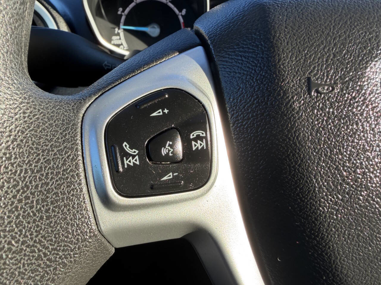 Used 2017 Ford Fiesta SE image 17