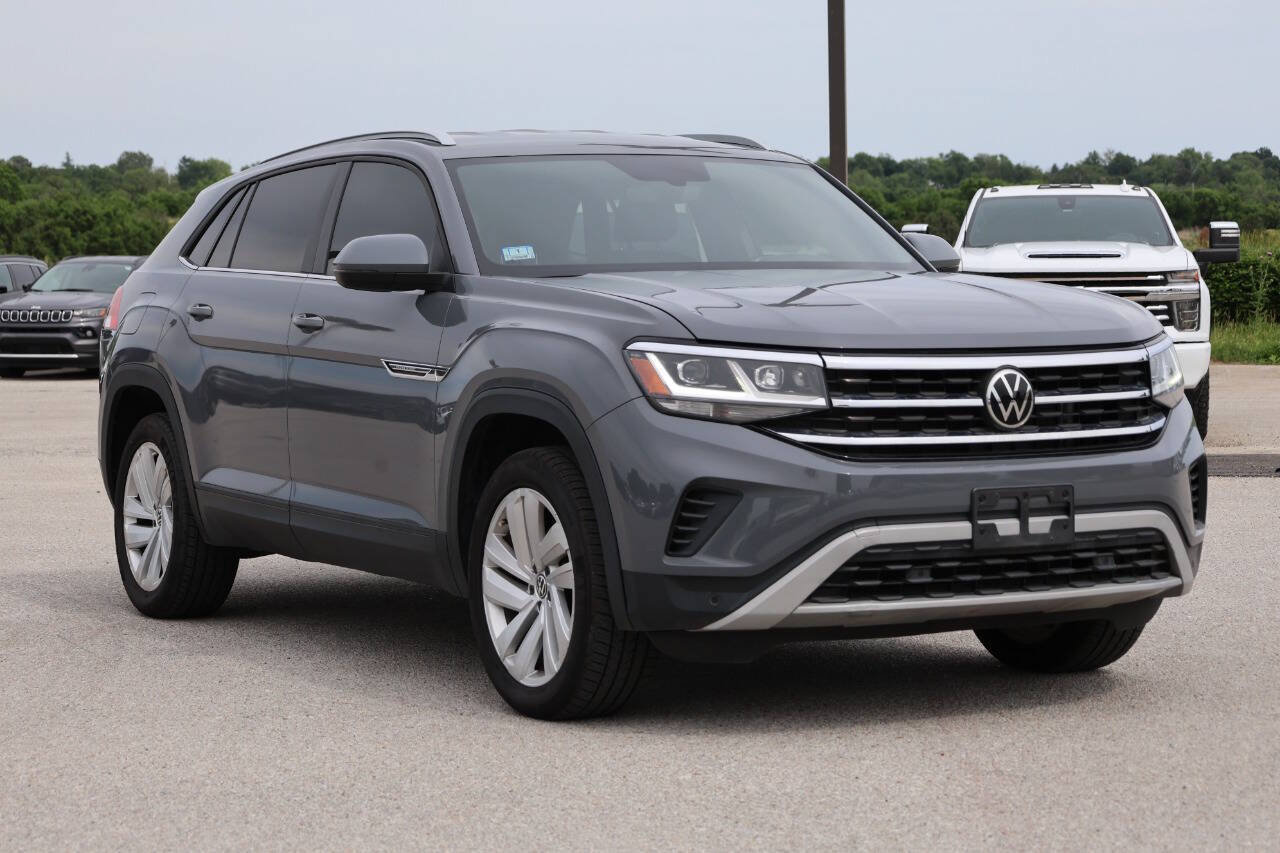 Used 2020 Volkswagen Atlas Cross Sport SE w/ Towing Package AWD/4WD image 4