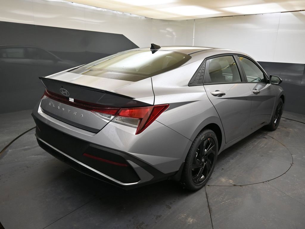 New 2026 Hyundai Elantra Sport image 6
