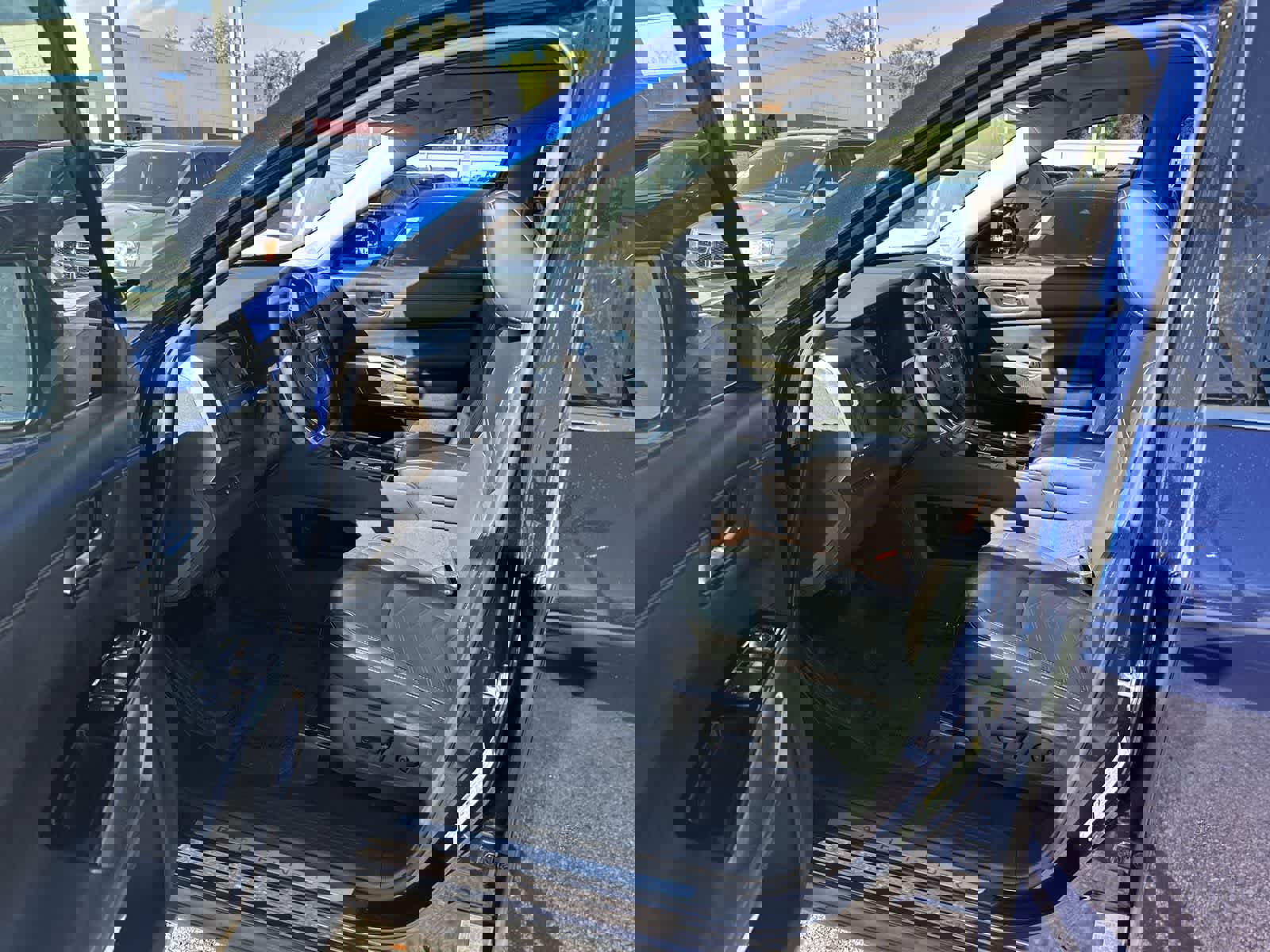 Used 2023 Nissan Pathfinder Platinum image 10