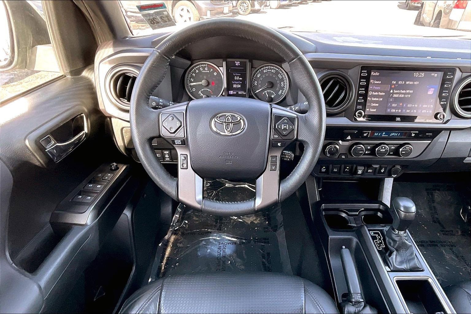 Used 2022 Toyota Tacoma TRD Sport w/ TRD Premium Sport Package image 5