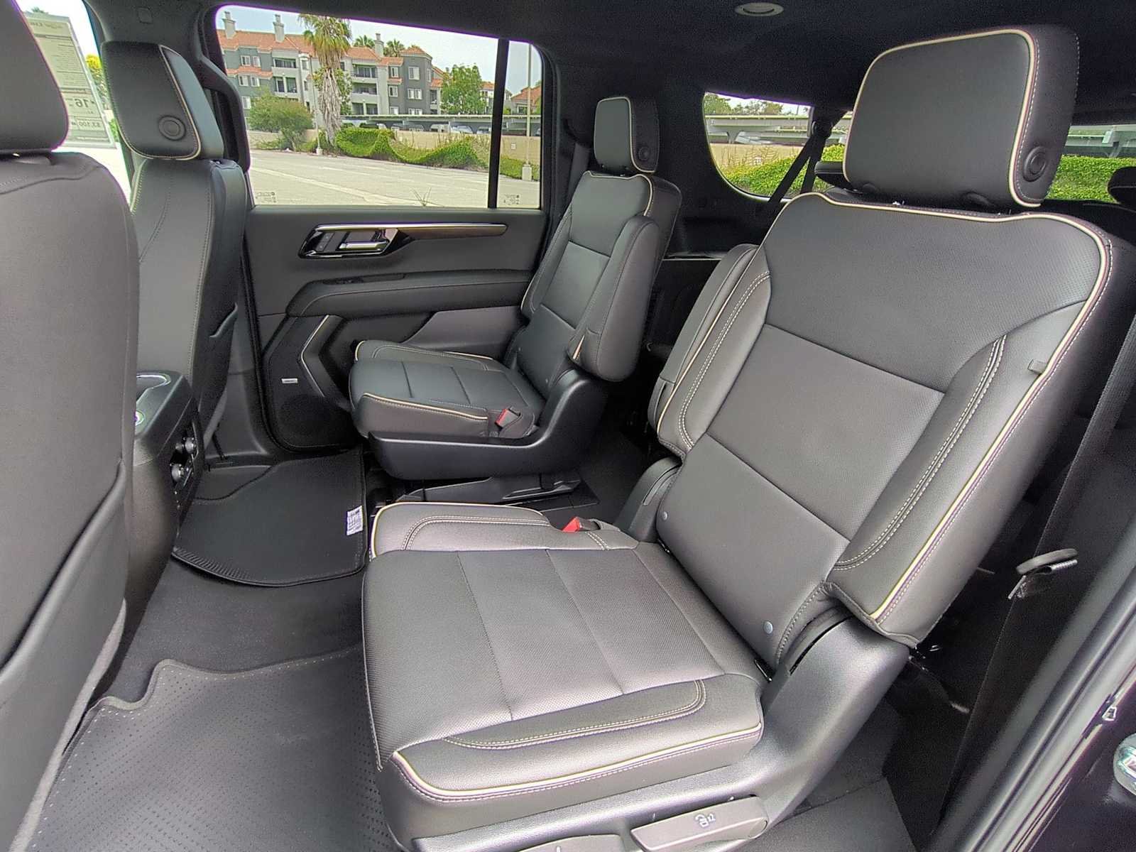 New 2026 Chevrolet Suburban Premier AWD/4WD image 24