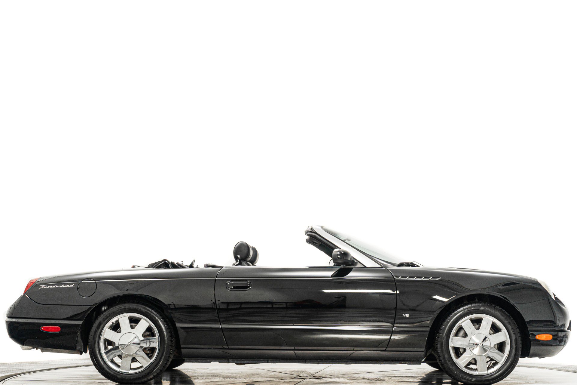 Used 2003 Ford Thunderbird image 2