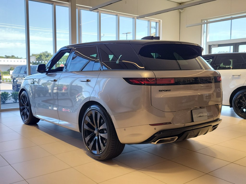 New 2026 Land Rover Range Rover Sport Dynamic SE AWD/4WD image 2