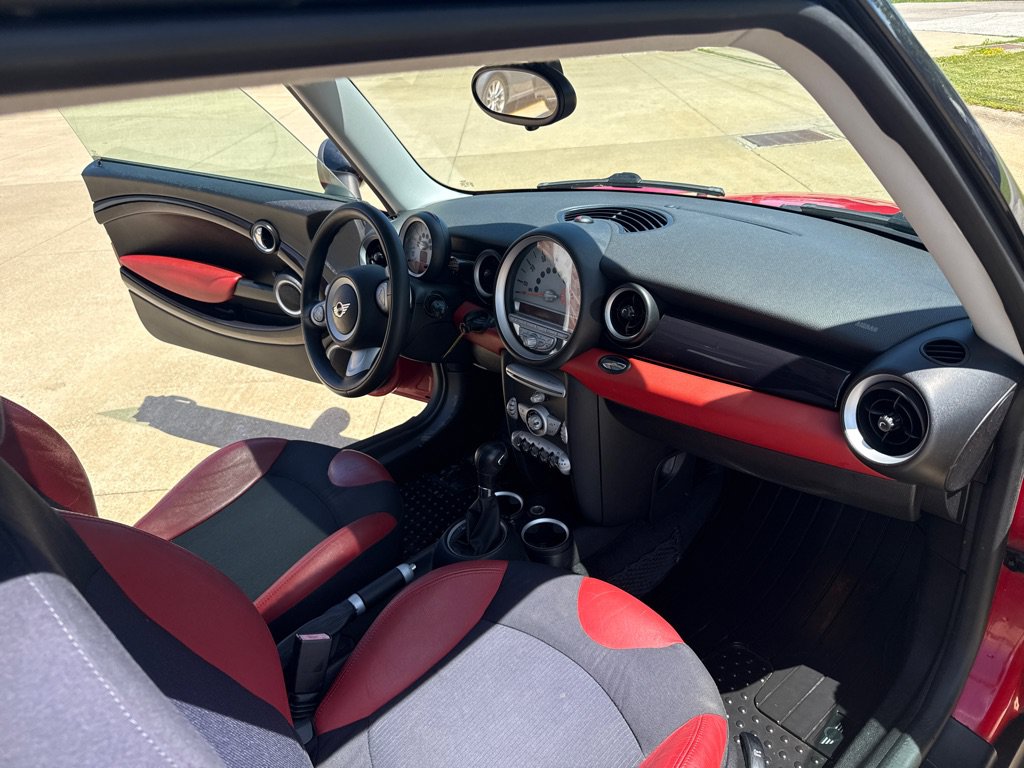 Used 2008 MINI Cooper Hardtop FWD image 11