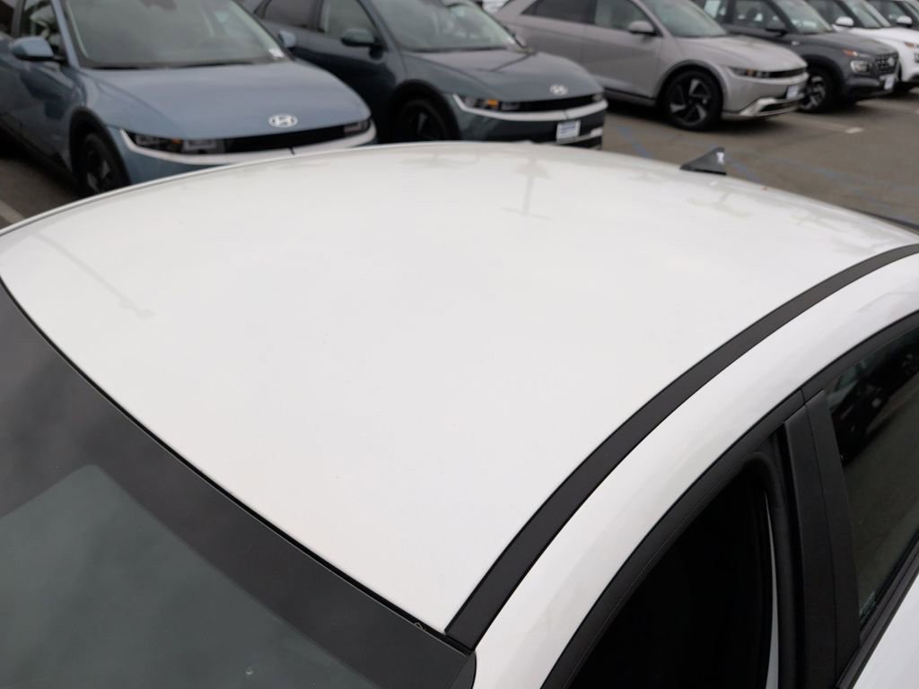 Certified 2025 Hyundai Elantra Sport FWD image 12