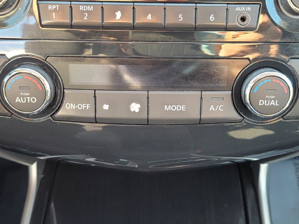 Used 2013 Nissan Altima 2.5 SV w/ 2.5SV Convenience Pkg FWD image 24
