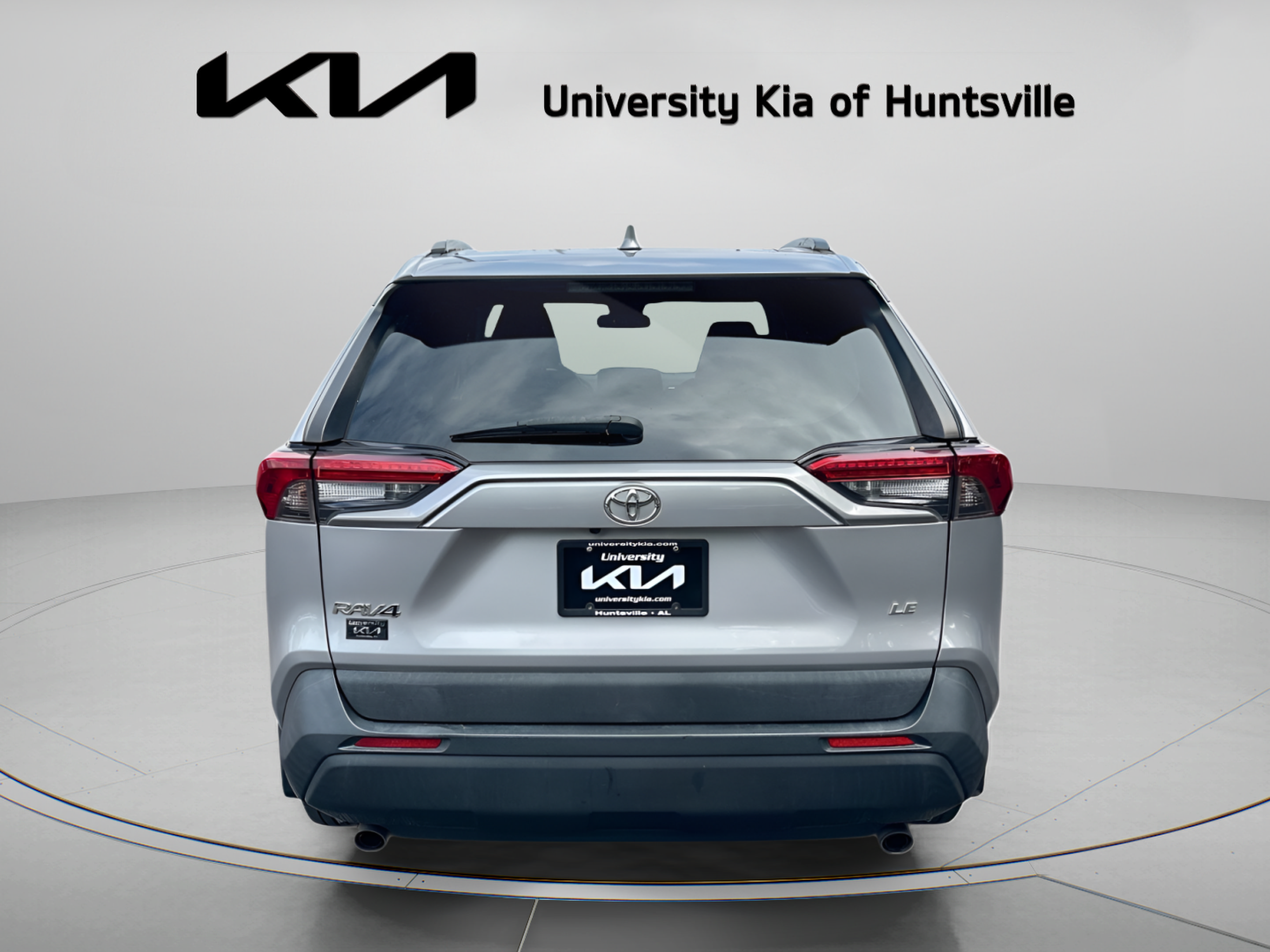 Used 2019 Toyota RAV4 LE FWD image 7