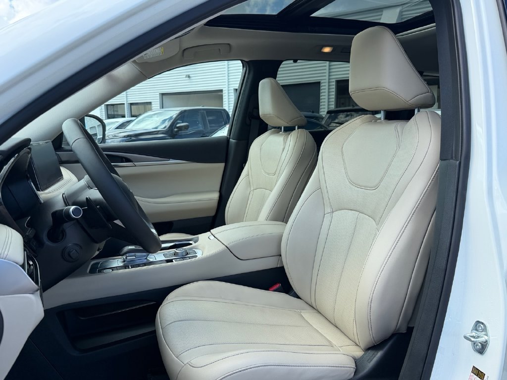 Used 2024 INFINITI QX60 Luxe FWD image 9