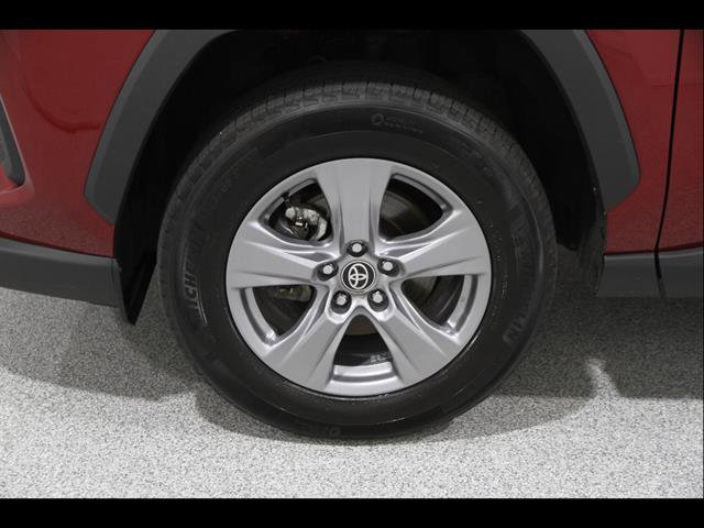Used 2025 Toyota RAV4 XLE AWD/4WD image 23