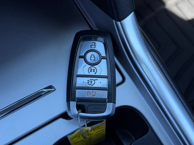 Used 2022 Ford Explorer Limited w/ Hybrid Equipment Group 310A AWD/4WD image 17
