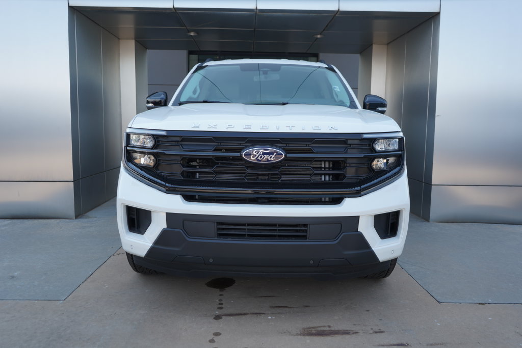 New 2026 Ford Expedition Active AWD/4WD image 4