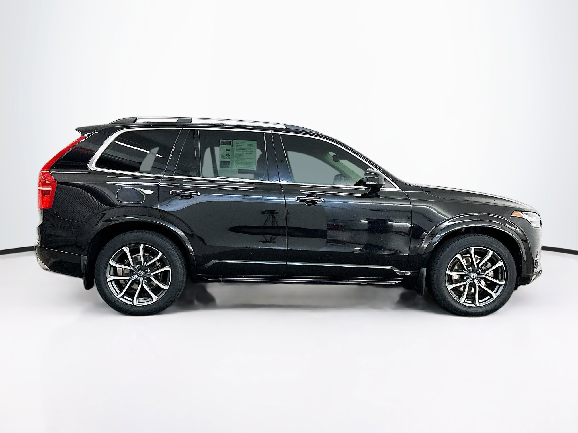 Used 2016 Volvo XC90 T6 Momentum w/ Momentum Plus Package AWD/4WD image 10