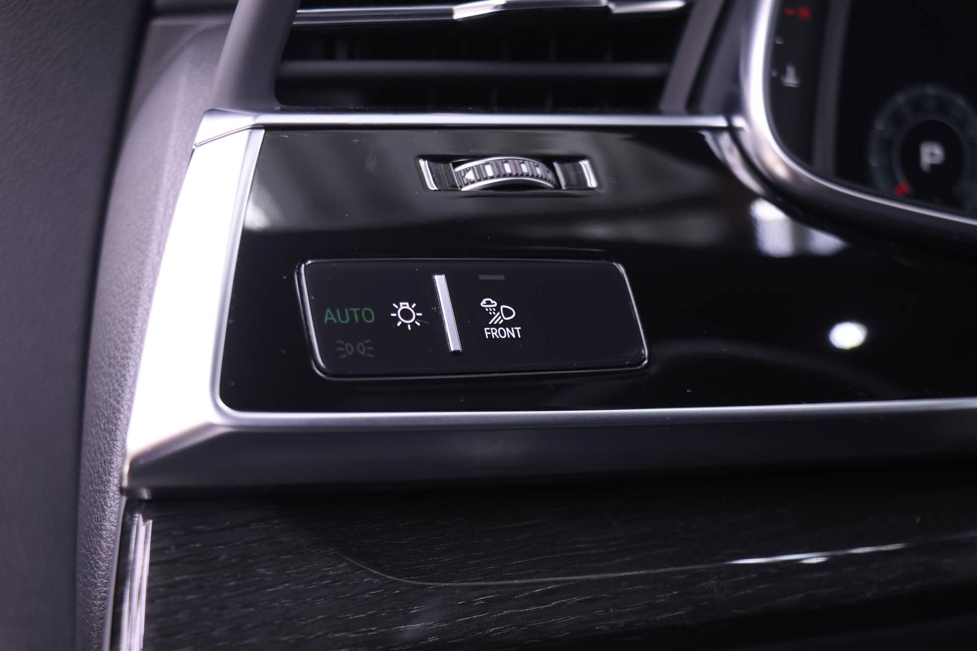 Certified 2026 Audi Q8 Premium Plus w/ Premium Plus Package AWD/4WD image 22