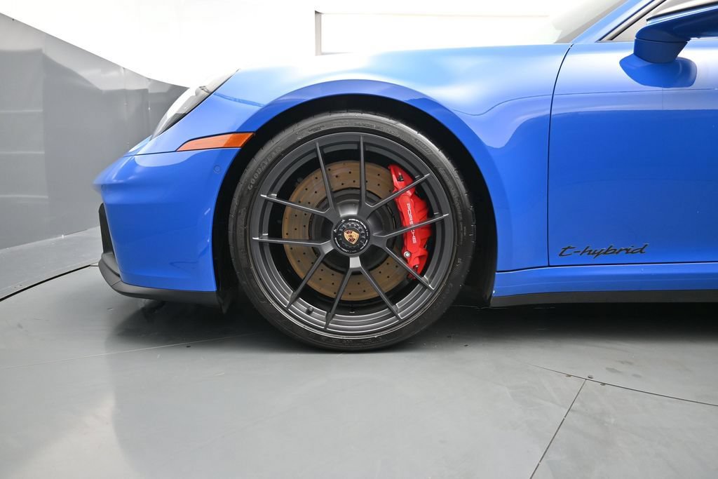 Used 2025 Porsche 911 Carrera GTS RWD image 8