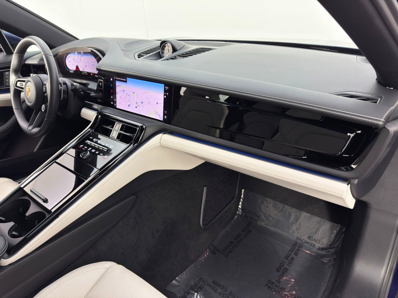 Used 2025 Porsche Panamera 4S w/ Premium Package image 14