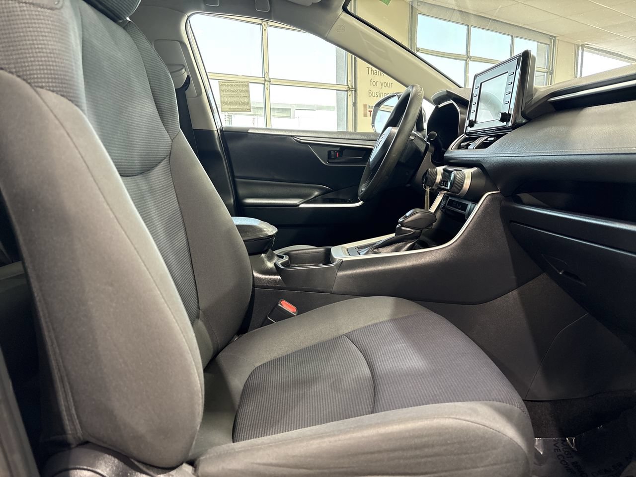 Used 2019 Toyota RAV4 LE FWD image 24
