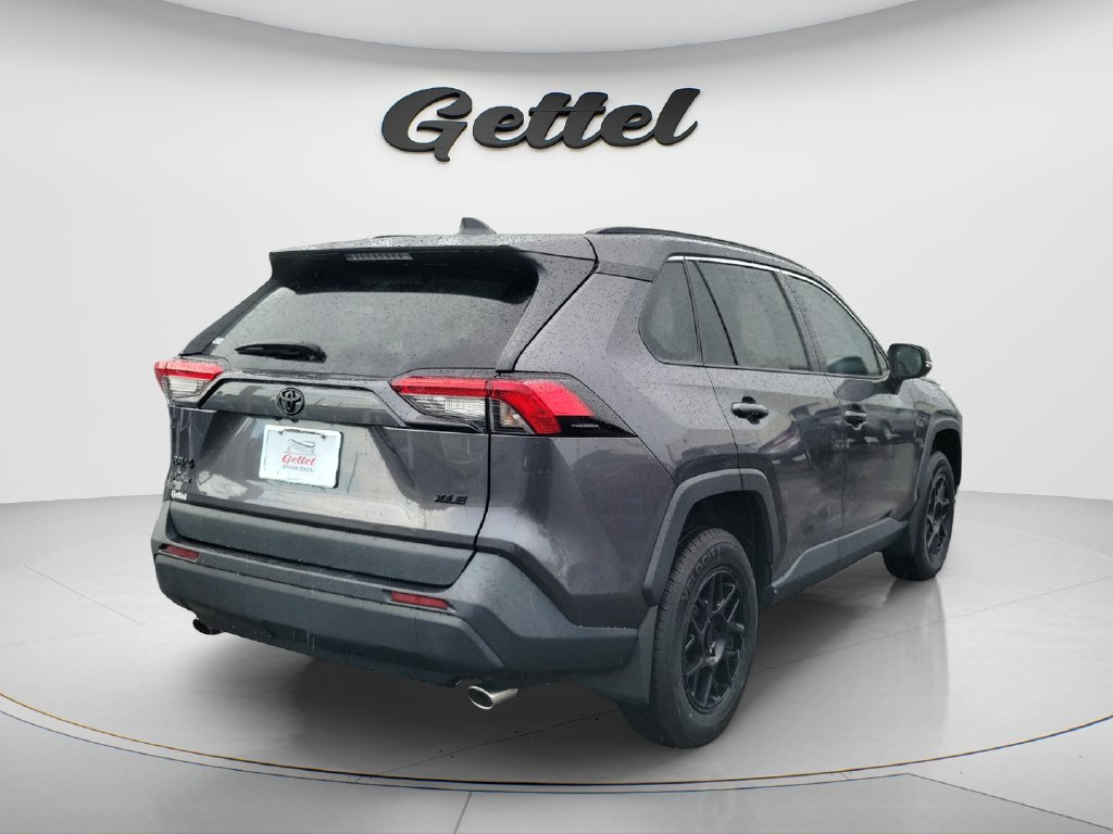 Used 2024 Toyota RAV4 XLE FWD image 5