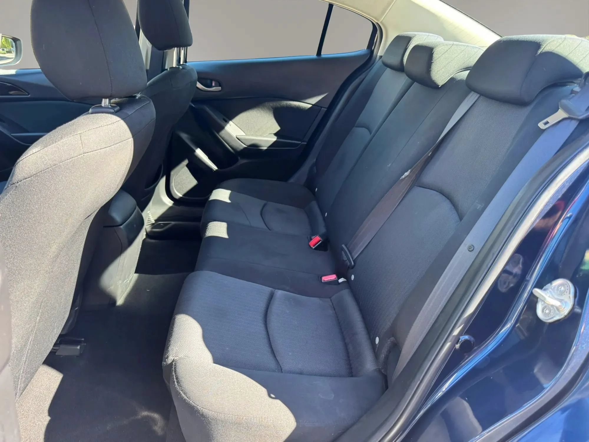 Used 2016 MAZDA MAZDA3 i Sport FWD image 12
