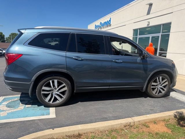 Used 2017 Honda Pilot Touring image 4