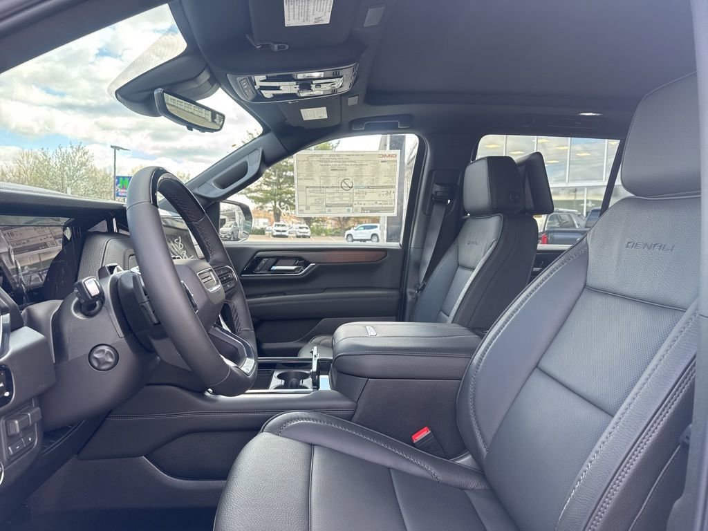 New 2026 GMC Yukon Denali w/ Denali Reserve Package AWD/4WD image 16