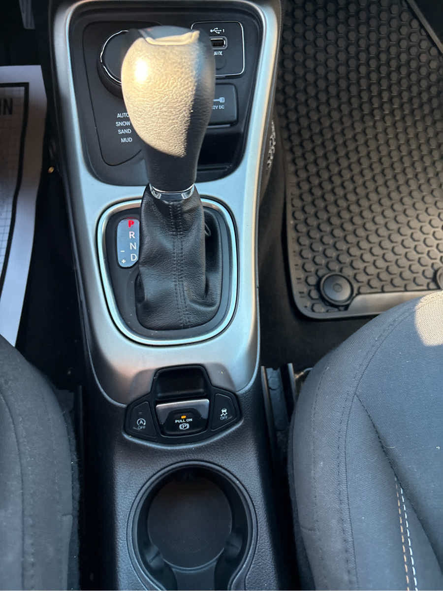 Used 2019 Jeep Compass Sport w/ Cold Weather Group AWD/4WD image 14