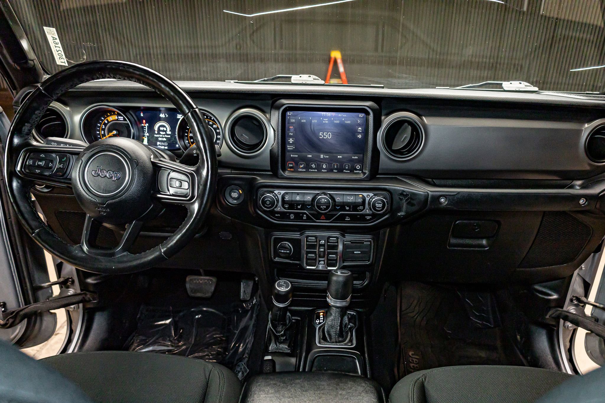 Used 2021 Jeep Gladiator Willys image 14