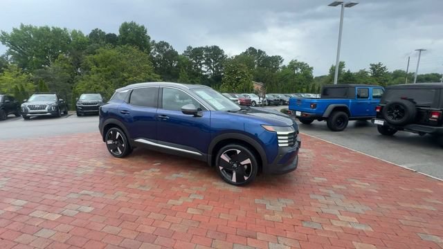 Used 2025 Nissan Kicks SR w/ SR Premium Package FWD image 4