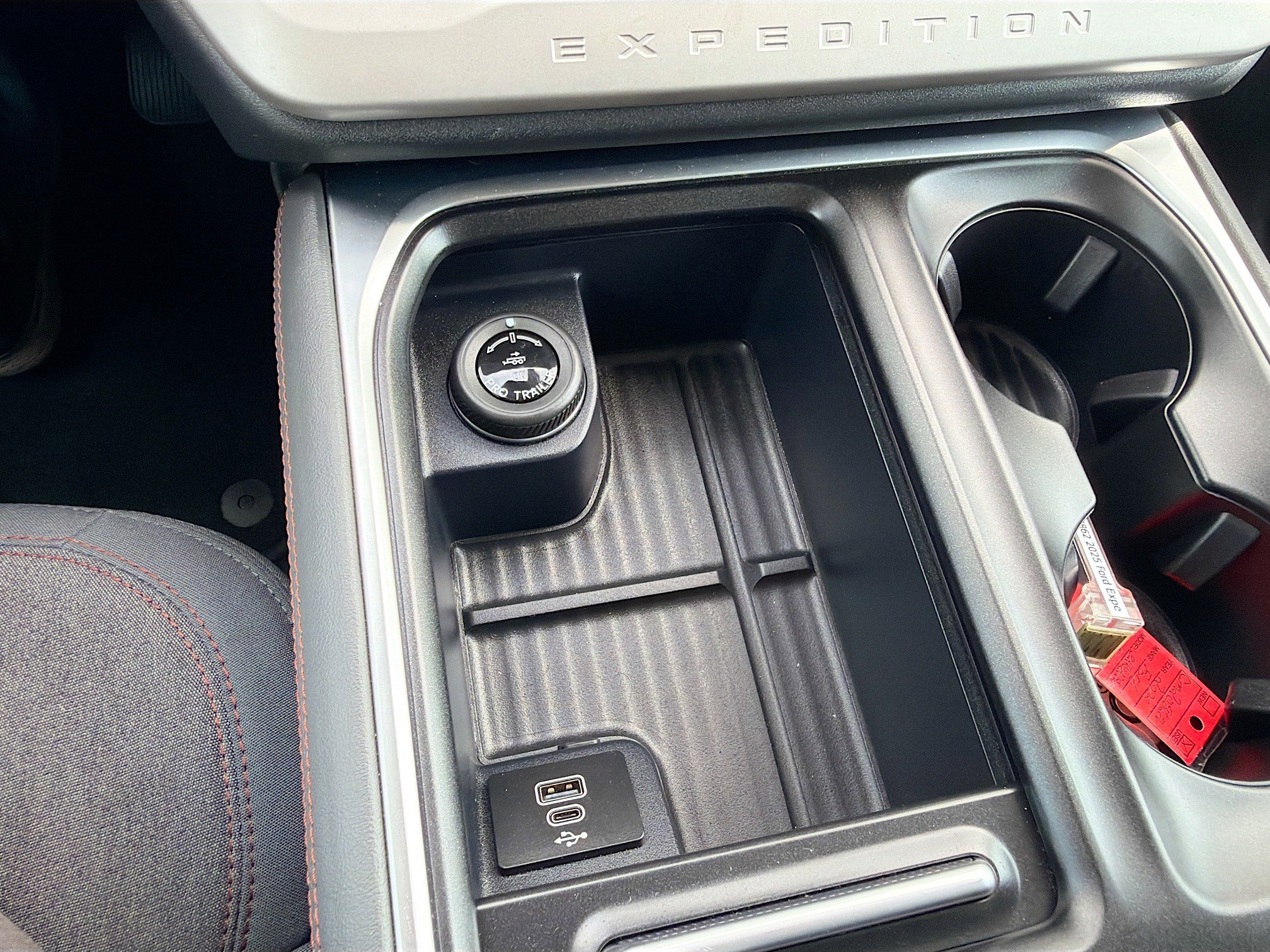 Used 2025 Ford Expedition Active image 31